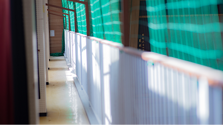 体育館の応援席エリア